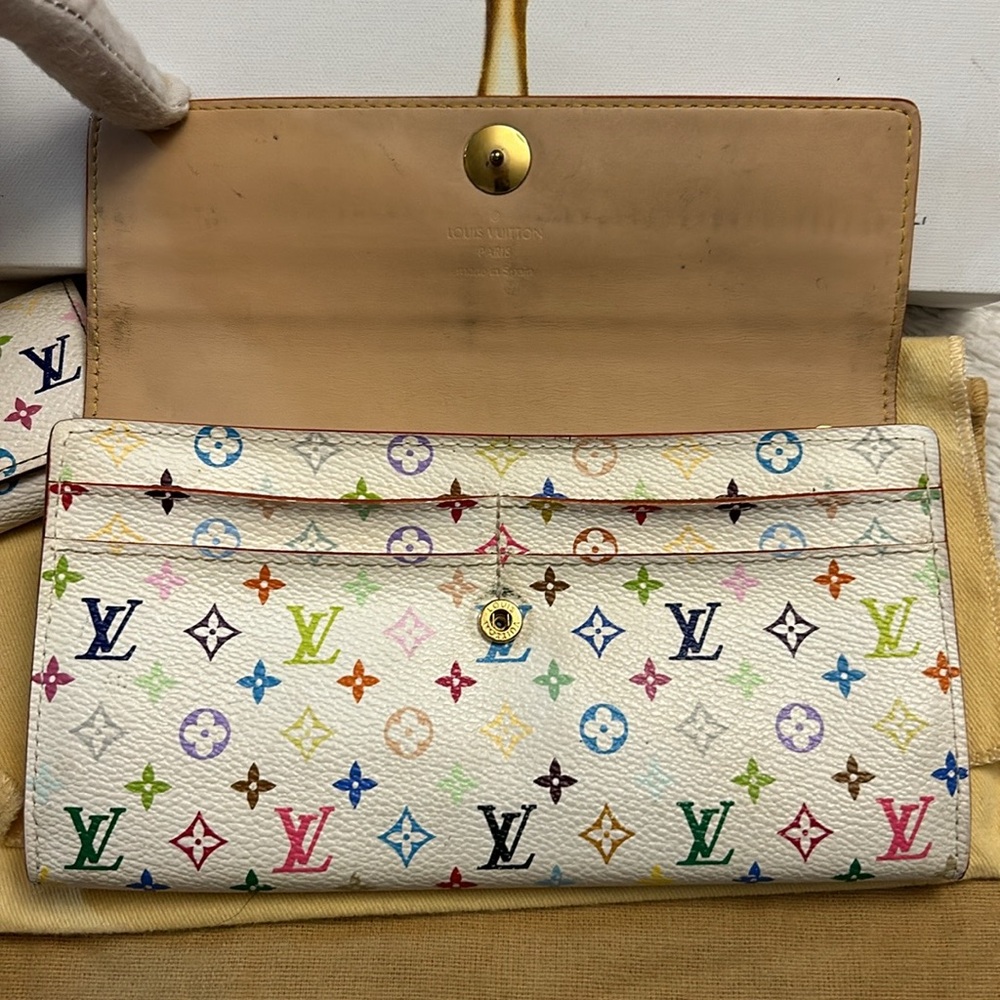 Louis Vuitton Murakami White 3 piece, wallet, key classe and key holder bundle - Picture 10 of 17